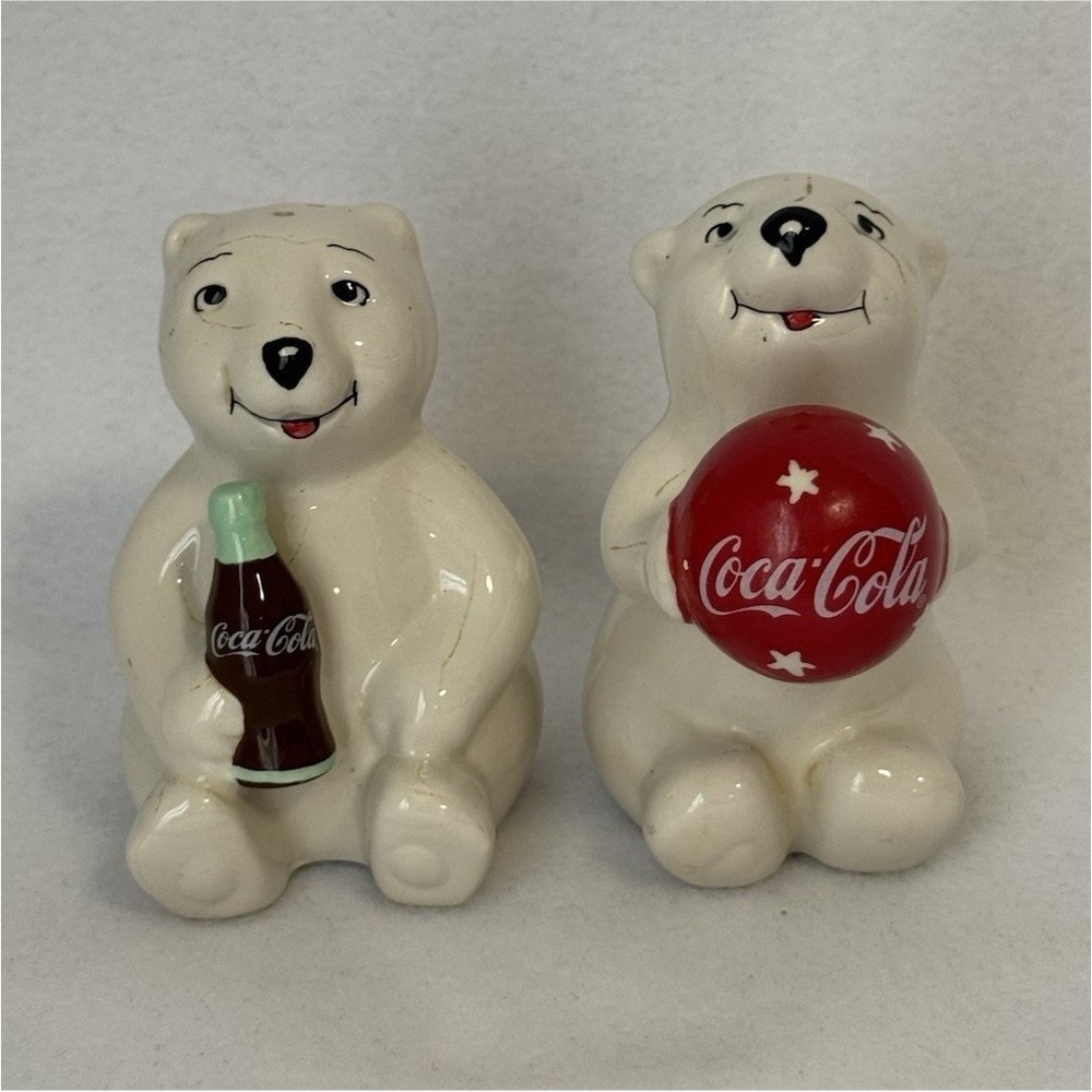 Vintage Coca-Cola‎ Polar Bear Salt and Pepper Shakers Ceramic Holiday Decor Set
